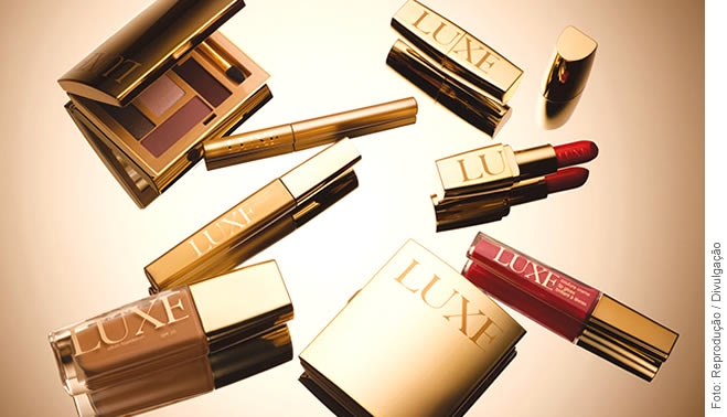 Avon Luxe: o glamour do cosmético em qualidade, cores e design
