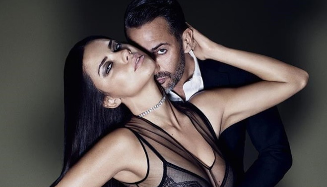 Adriana Lima sensual na campanha do novo perfume Marc Jacobs
