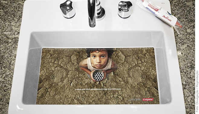 Colgate desenvolve campanha global para utilização da água Colgate