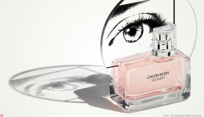 Lupita Nyong’o e Saoirse Ronan estrelam a campanha da nova fragrância da Calvin Klein