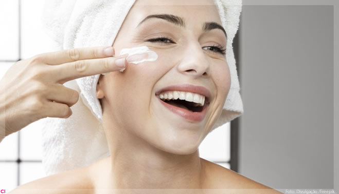 Skincare e foco em simplicidade são prioridades na beleza