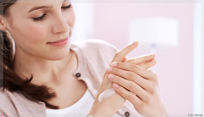 NIVEA lança hidratante para as mãos com fórmula 3 em 1 Antibacteriana