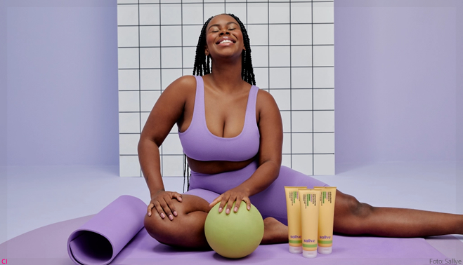 Do skincare para a moda: Sallve lança roupas em parceria com a Hering