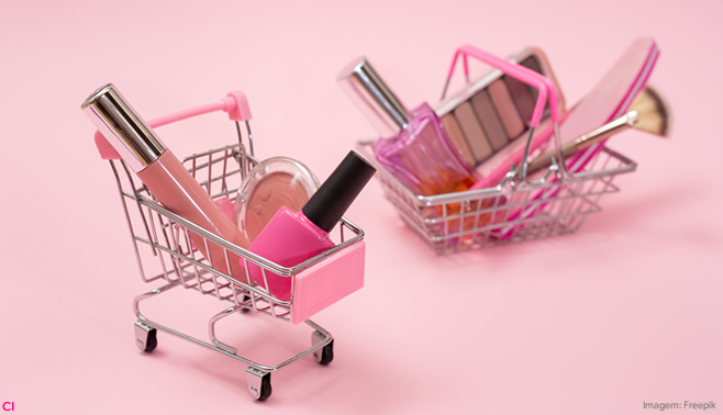 Brasileiros gastam mais de R$ 150 por mês em produtos de beleza